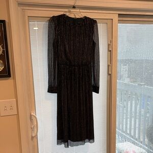 Jessica Howard Black and Gold Long Sleeve Dress